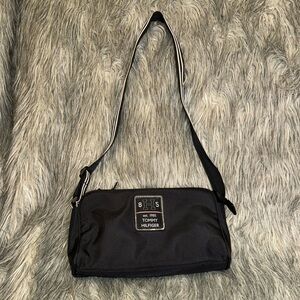 Tommy Hilfiger est. 1985 8 “H” 5 Black Vintage Shoulder Purse